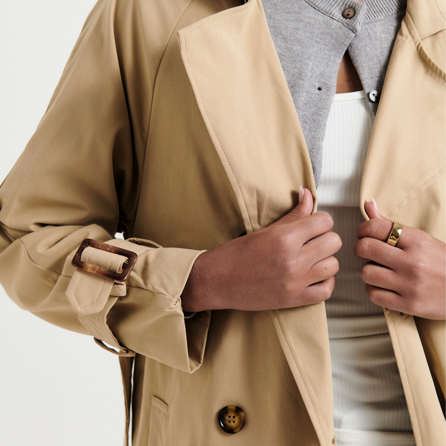 Lia™ | Ajaton ja tyylikäs beige trenssi